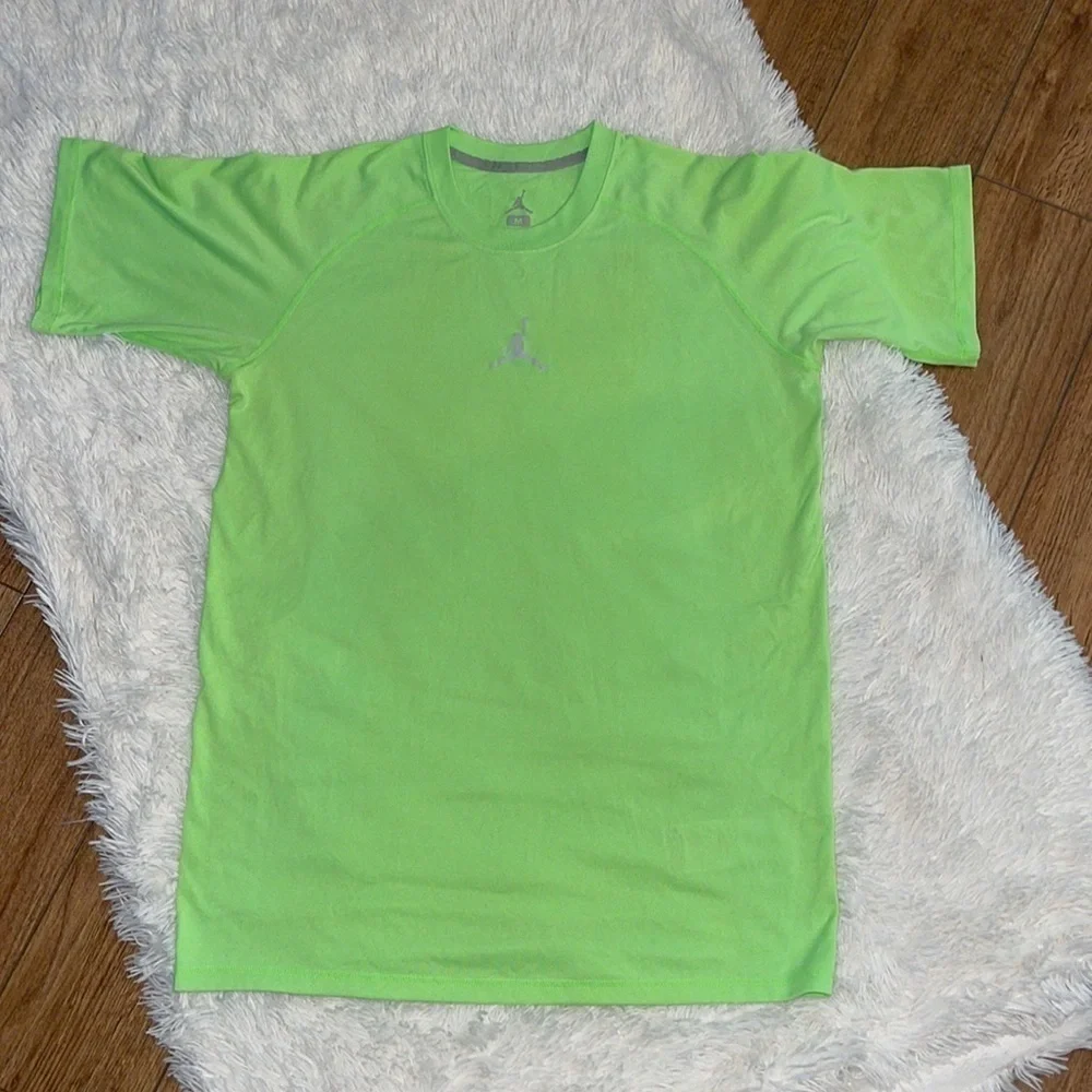MEN'S JORDAN SHORT-SLEEVE CREW T-SHIRT size Medium